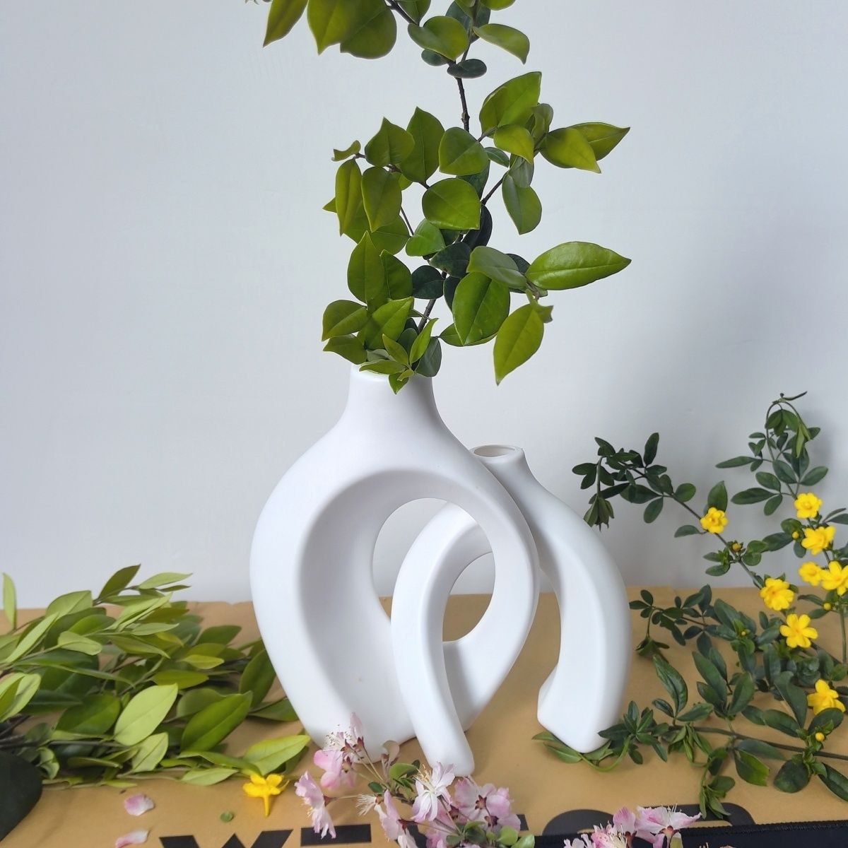 European Style White Plastic Vase Set Simple Creative Home Decor for Living Room Entryway TV Cabinet