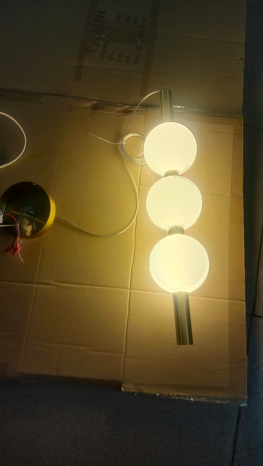 Bedside Pendant Lights for Bedroom Nordic 4 Ball Pendant Lamp for TV Background Kitchen Island Restaurant Dinning Room LED Light